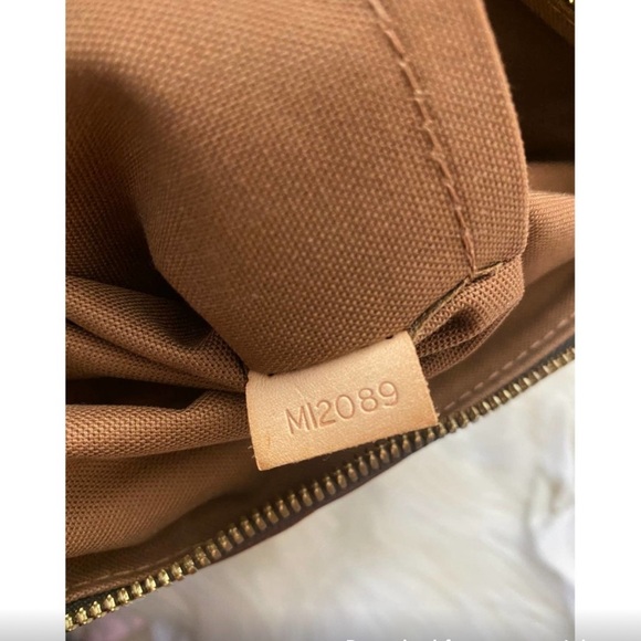 Louis Vuitton - Picture 9 of 9